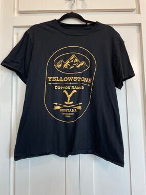 Yellowstone Black tee Paramount Network LG 100% Cotton